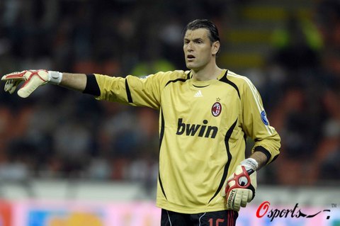 官方：鸟栖砂岩与主帅小菊昭雄续约至26／27赛季结束