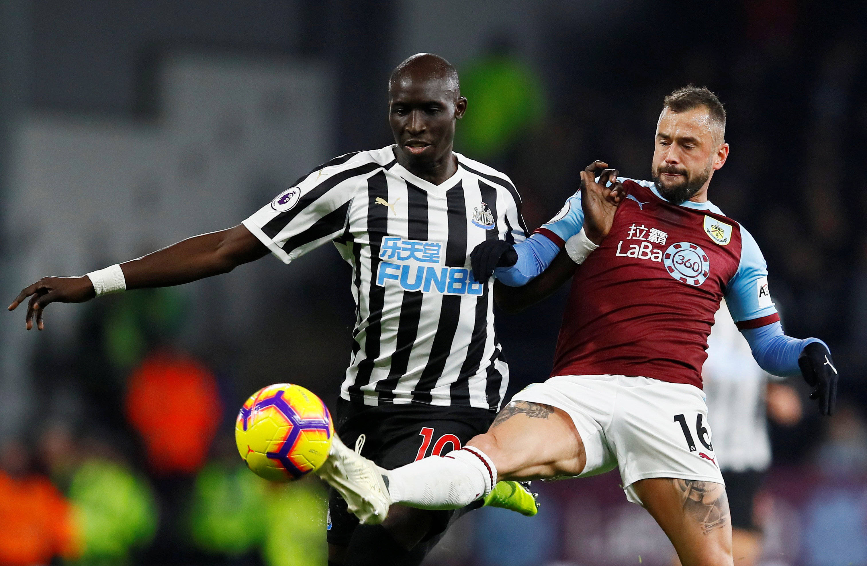 空砍两双！乐福全场投篮12中6得到16分16篮板（乐福12投6中拿下16分16篮板，仍无奈空砍两双）